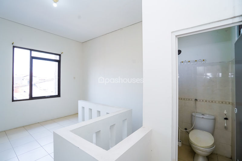 Perumahan Rose Garden Residence Blok A No. 8