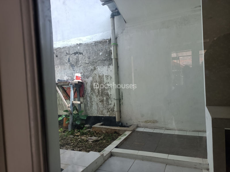 Permata Pamulang Blok E16 No.12A