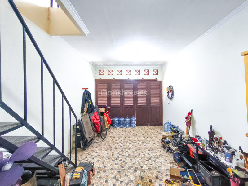 Jalan Alam Cirendeu Blok T11 No.9