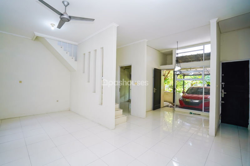 Perumahan Rose Garden Residence Blok A No. 8