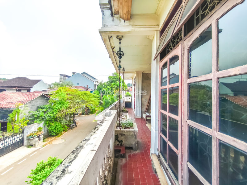 Jalan Markisa Blok E1 No.20-21 Cipayung