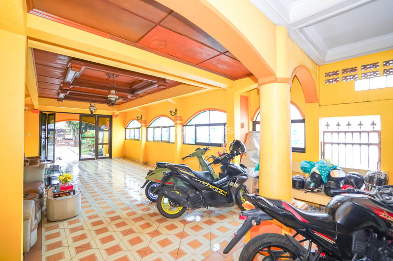 Jalan Gatot Kaca Depok