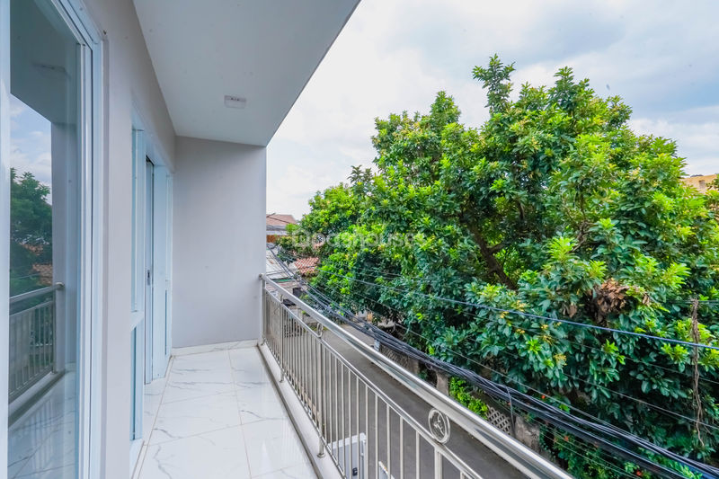 Jalan KH Ahmad Dahlan Beji