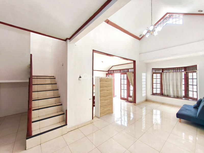 Bintaro Jaya Sektor 5 No.18