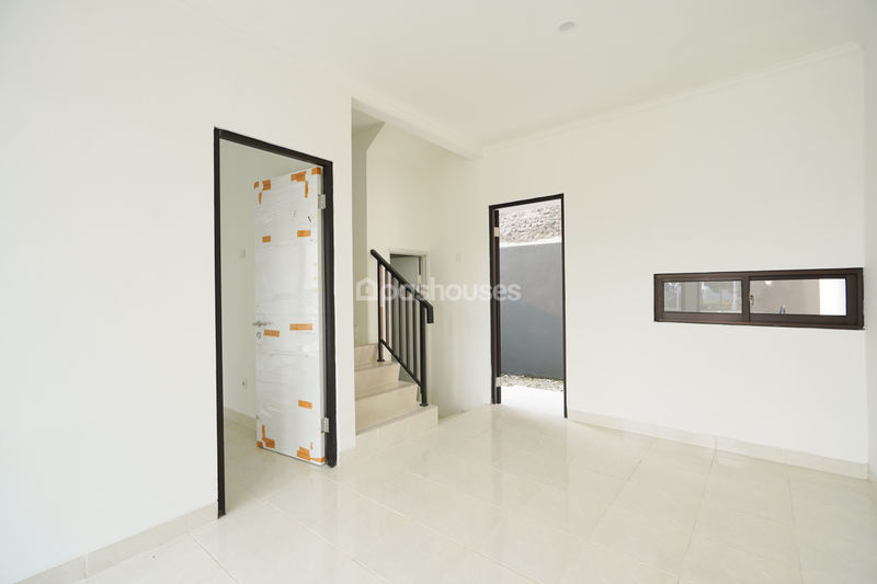 Grand Batavia Cluster Amore