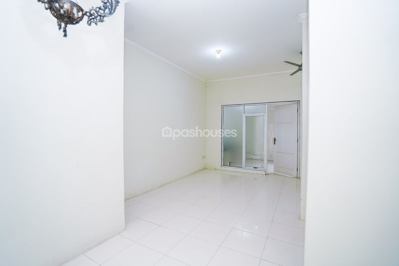 Perumahan Rose Garden Residence Blok A No. 8