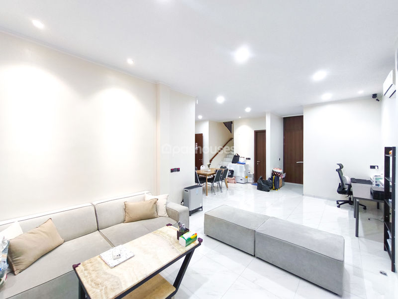 Perumahan Suvarna Sutera Cluster Andara