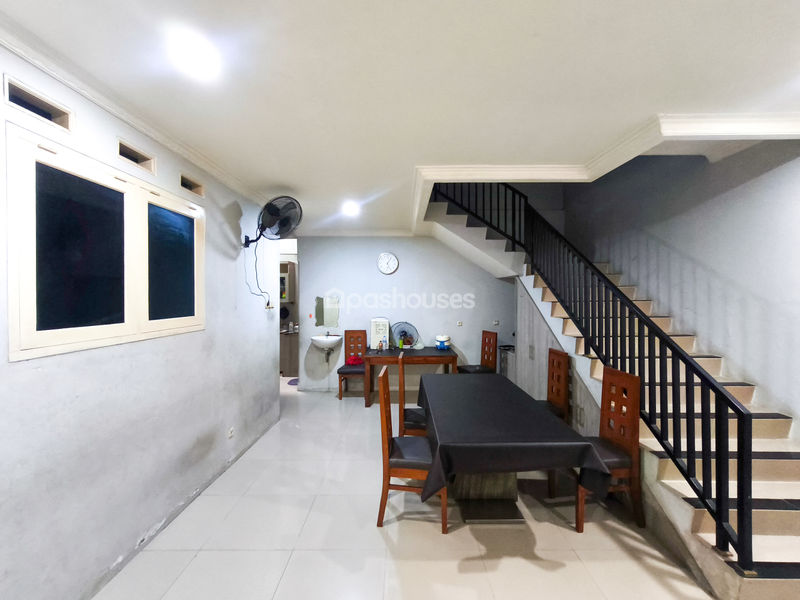 Jalan Soleh II No.44 Kebon Jeruk