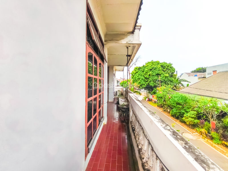 Jalan Markisa Blok E1 No.20-21 Cipayung