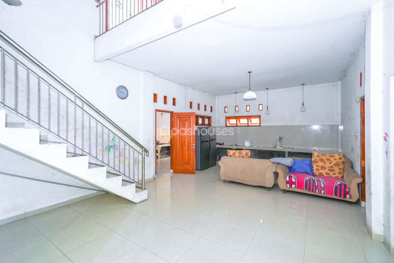 Jalan Raya Depok Sawangan