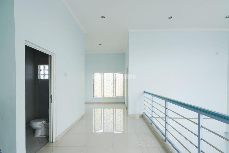 Jalan Sapphire Raya Blok A No. 26 Bekasi