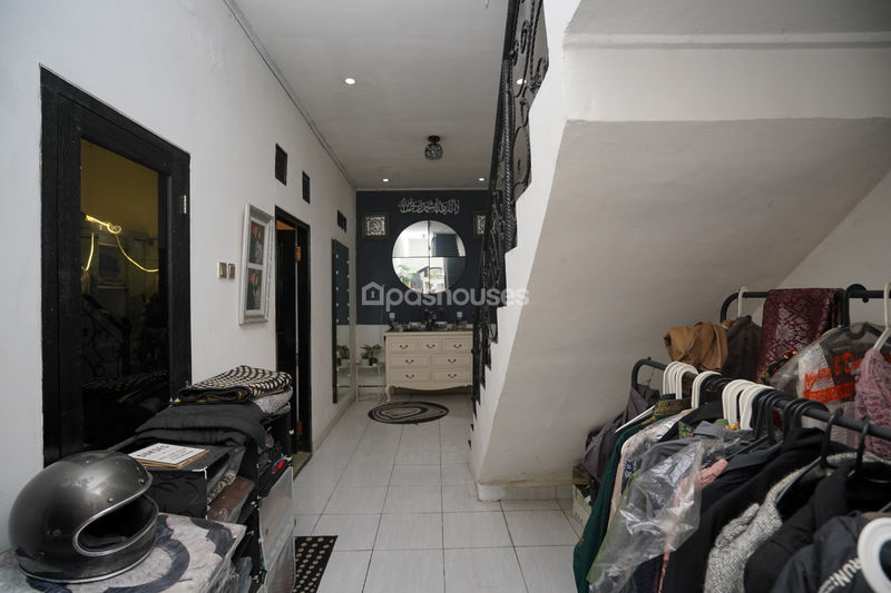 Vila Mutiara Gading 2