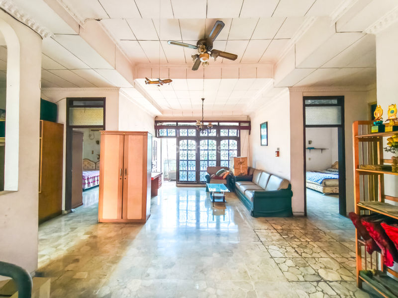 Jalan Markisa Blok E1 No.20-21 Cipayung