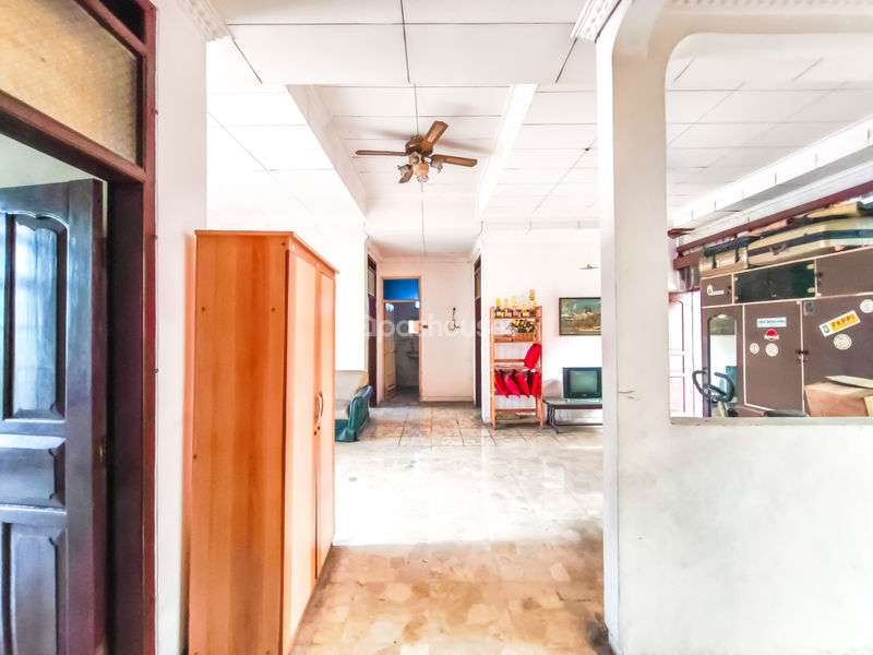 Jalan Markisa Blok E1 No.20-21 Cipayung