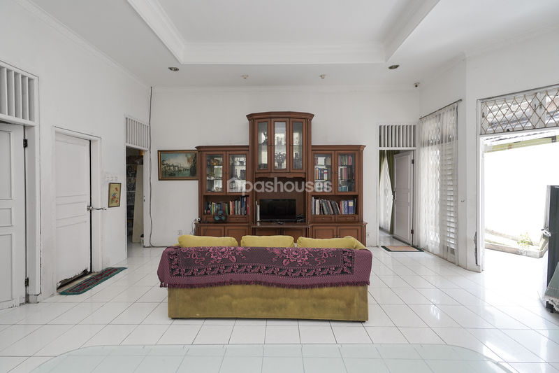 Jalan Manunggal II No. 8B, Komplek Kodam Jatiwaringin
