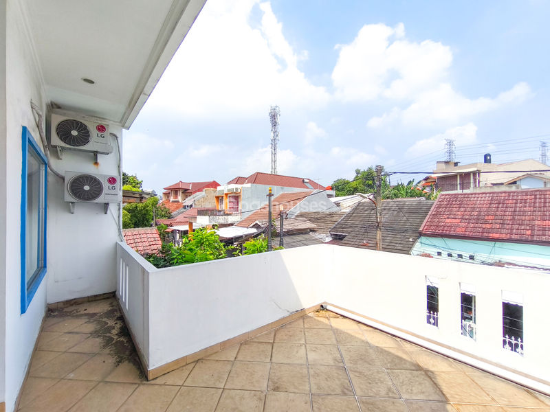 Jalan Cucur Barat Blok B4-25 Pondok Aren