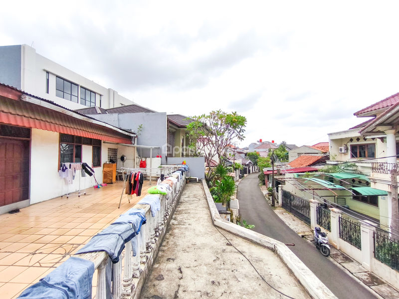 Jalan Anggrek Garuda II Blok I No.33