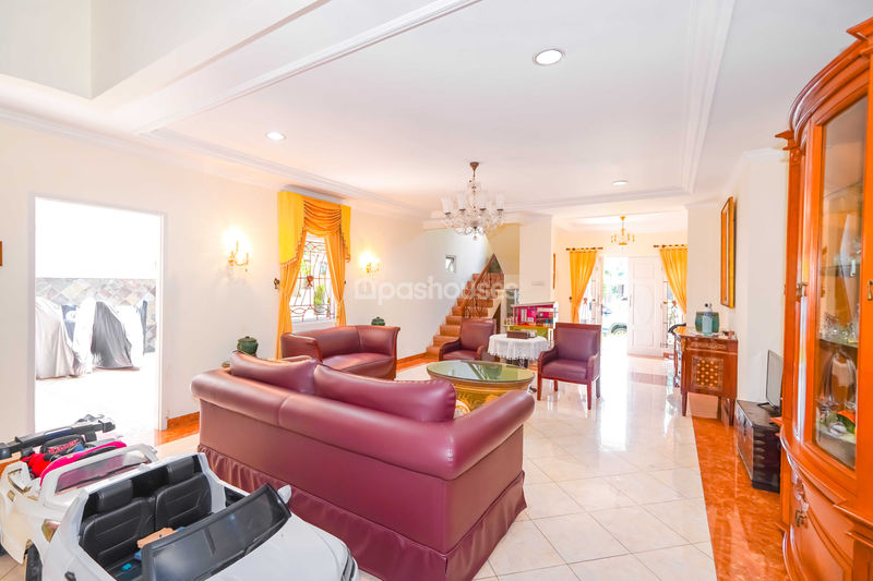 Perumahan Raffles Hills Blok I5