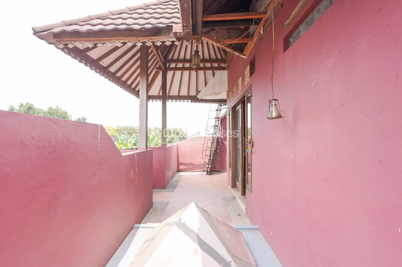 Jalan Mawar No. 9